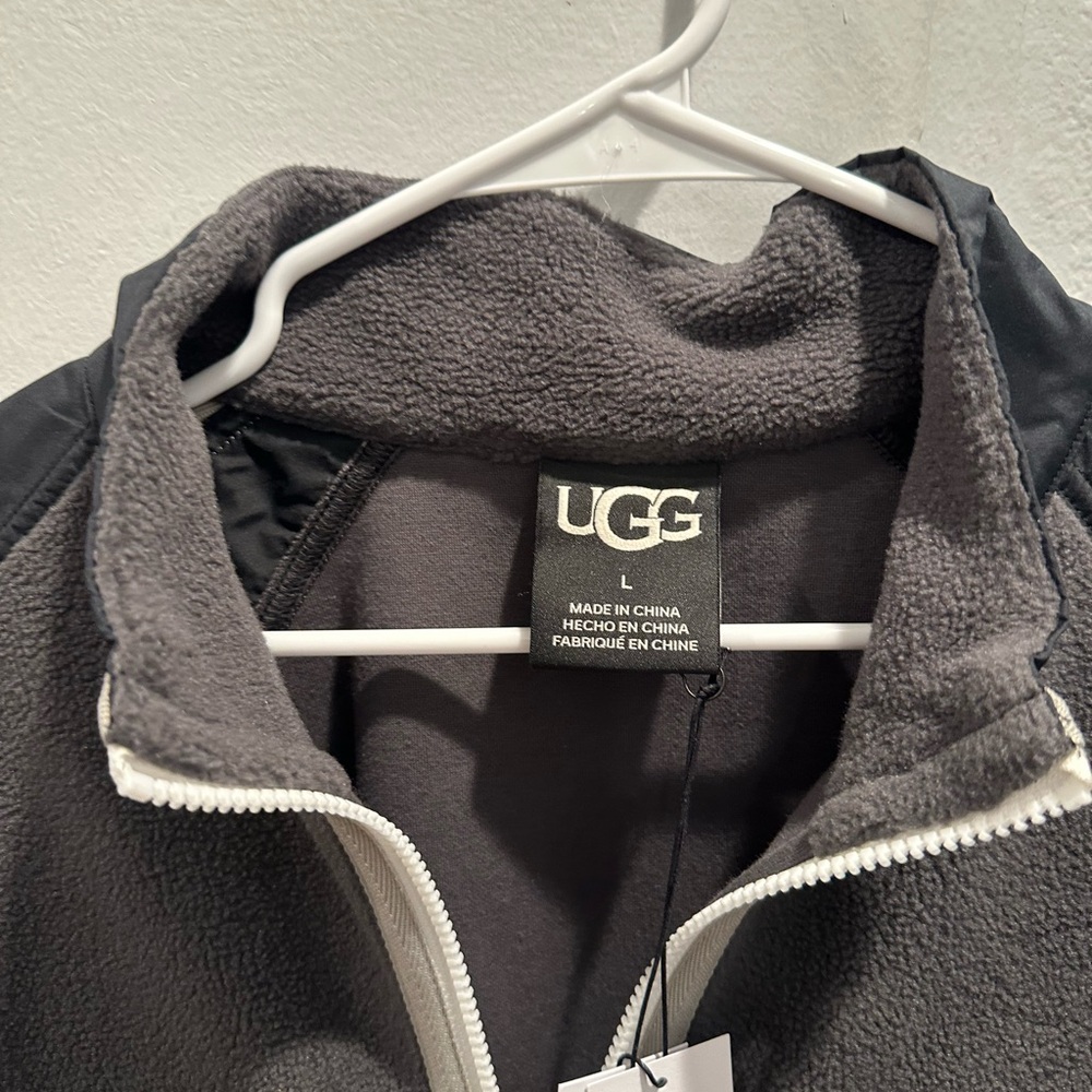 UGG - Picture 6 of 16